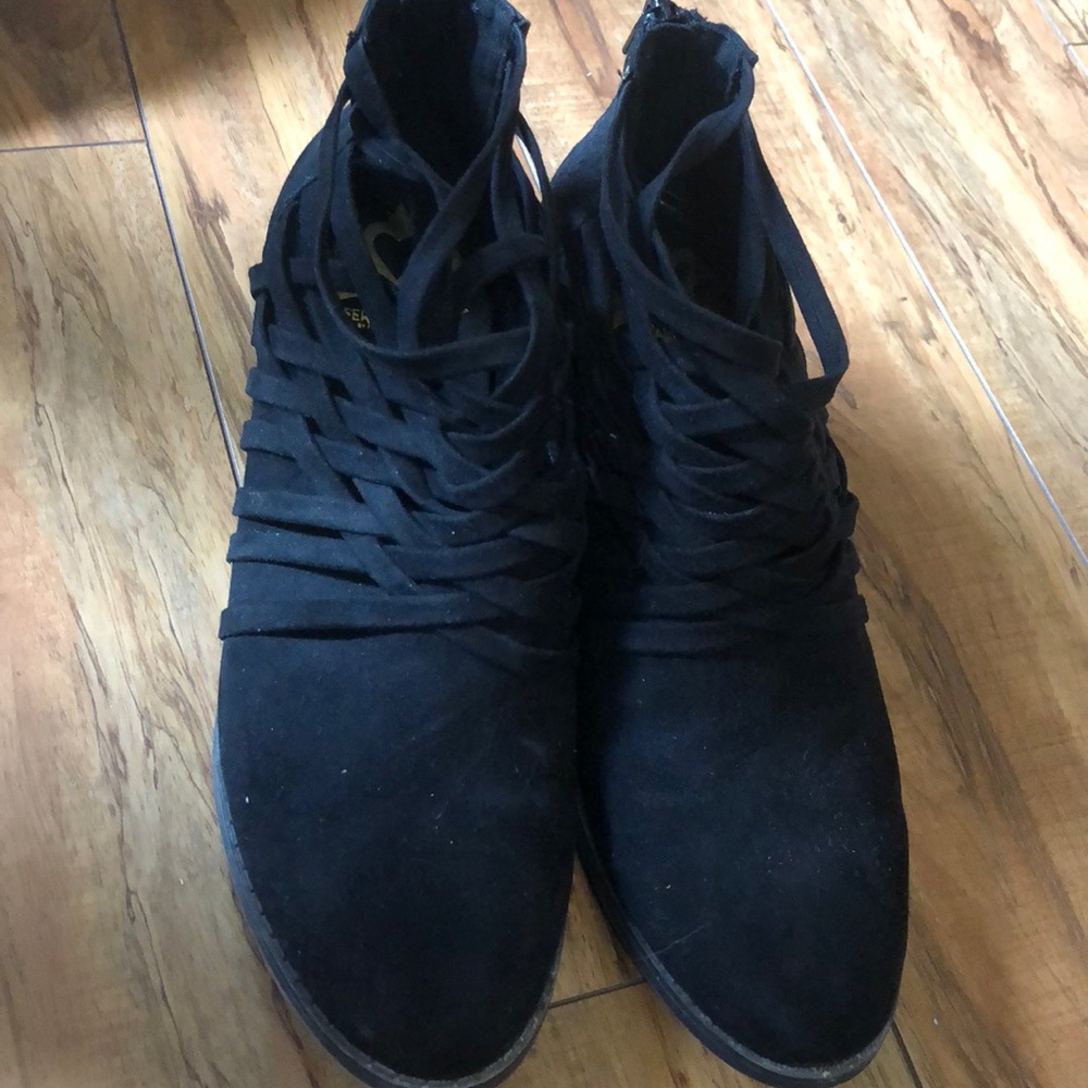 Fergalicous Velvet Booties